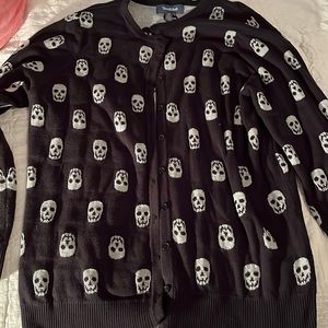 ModCloth Metallic Skulls Button Down Cardigan, Size 1X